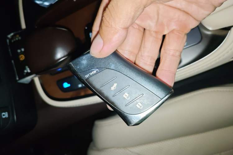 Used Lexus LS 2018 350 Excellence Edition China V Standard Vehicle Key