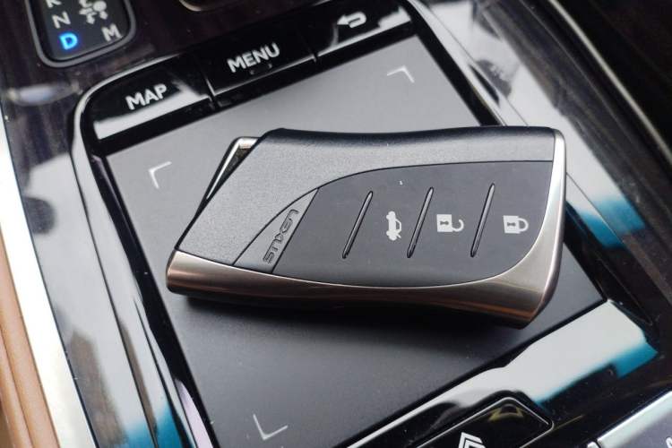 Used Lexus LS 2018 500h Premier Edition China V Standard Vehicle Key