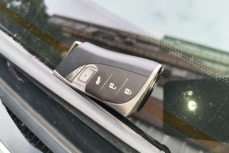 Used Lexus LS 2018 500h Luxury Edition China V Standard Vehicle Key