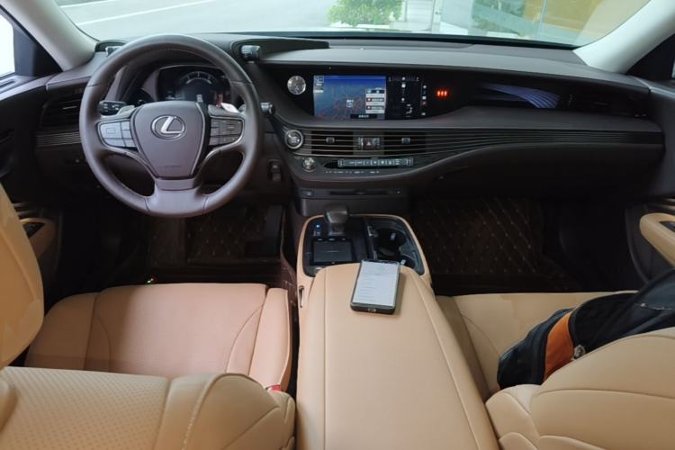 Used Lexus LS 2018 350 Excellence Edition China V Standard Center Console
