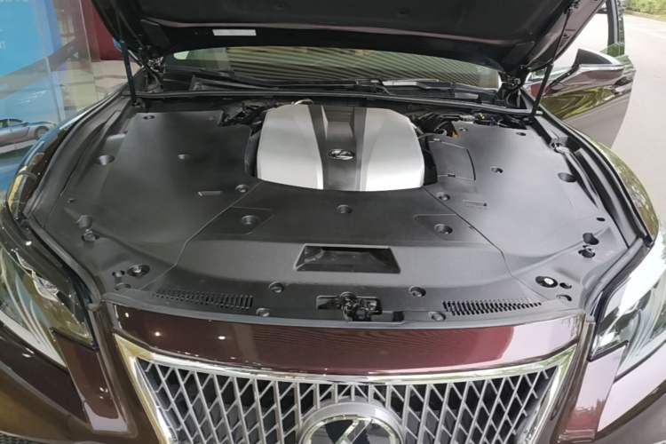 Used Lexus LS 2018 350 Excellence Edition China V Standard Engine Bay
