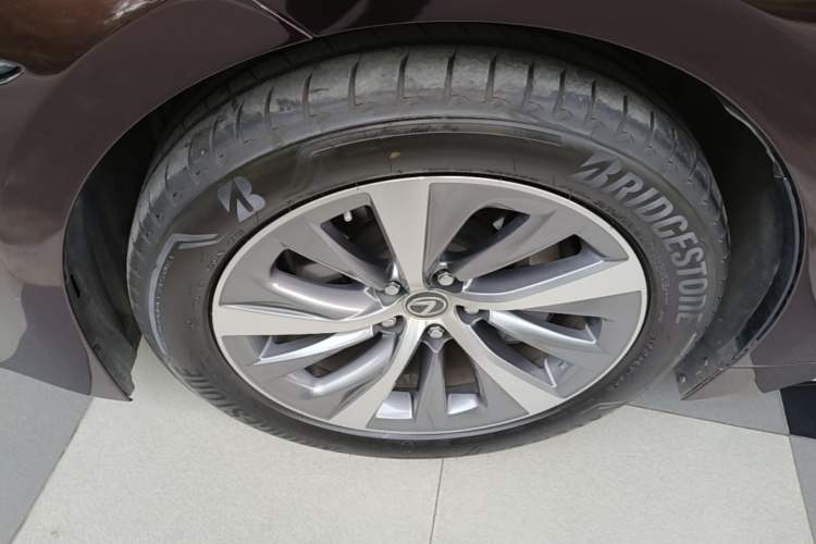 Used Lexus LS 2018 350 Excellence Edition China V Standard Left Front Wheel Hub