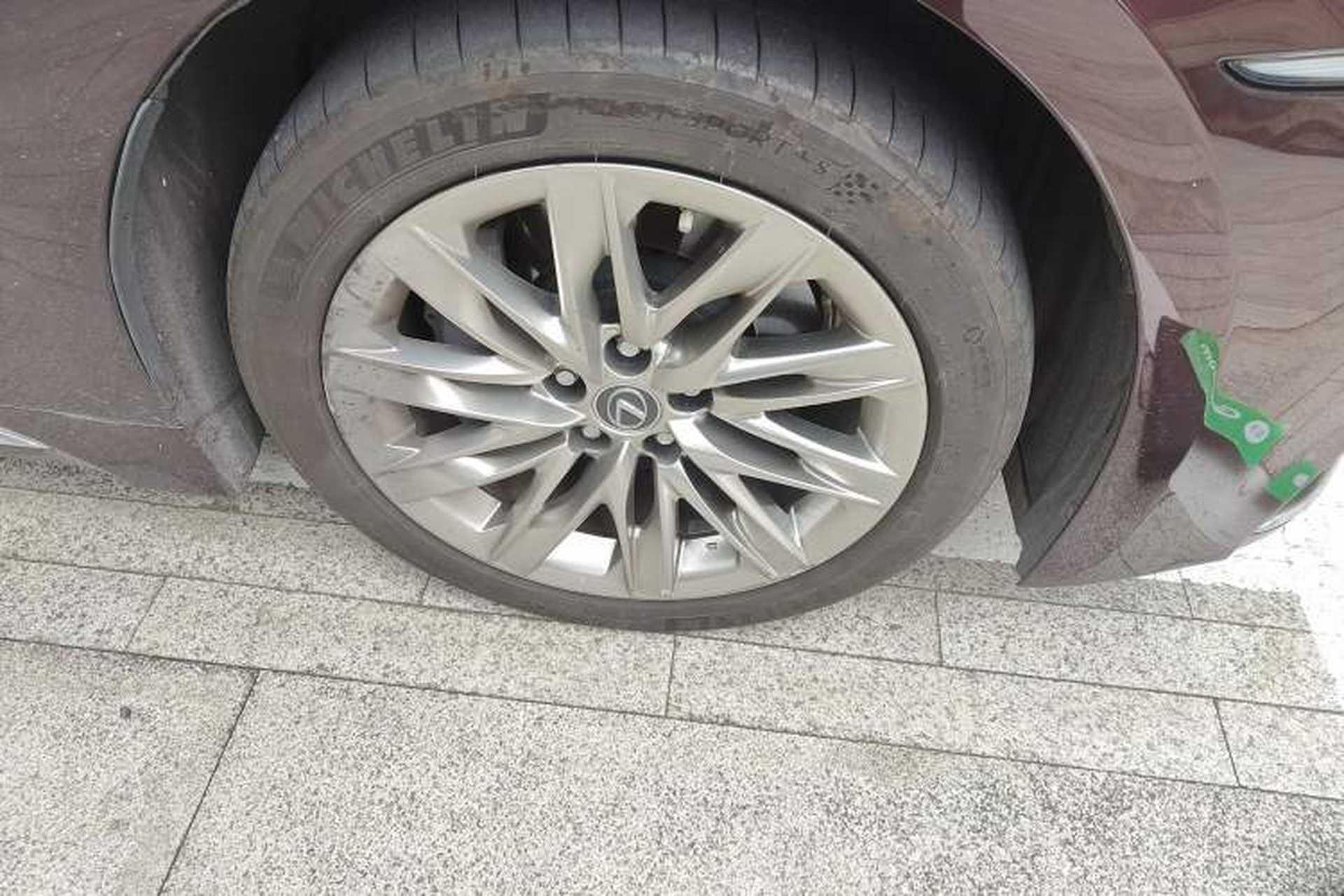 Used Lexus LS 2018 500h Luxury Edition China V Standard Right Front Wheel Hub