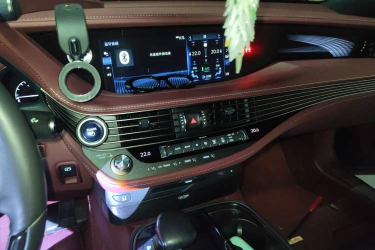 Used Lexus LS 2018 500h Executive Edition China V Standard Audio And AC Panel