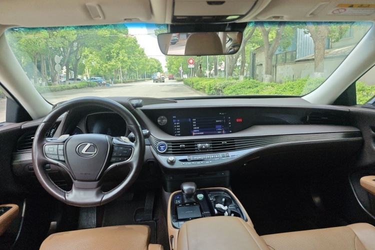 Used Lexus LS 2018 500h Premier Edition China V Standard Center Console