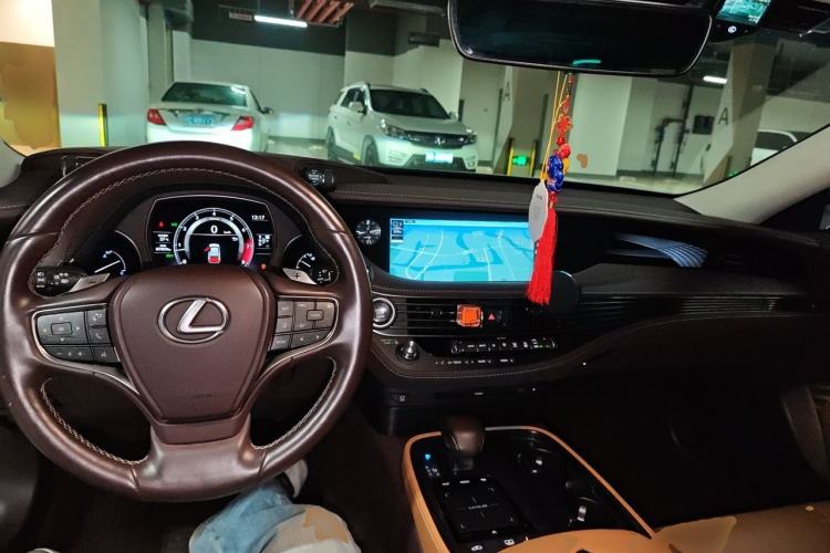 Used Lexus LS 2018 350 Excellence Edition China V Standard Center Console