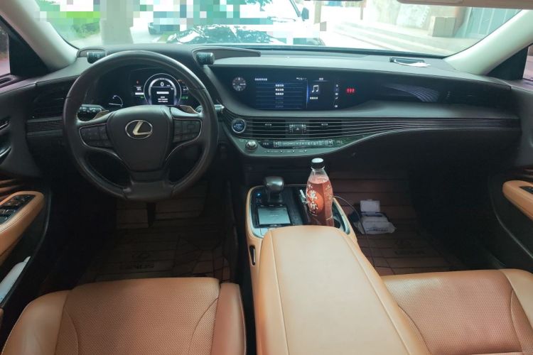 Used Lexus LS 2018 500h Premier Edition China V Standard Center Console