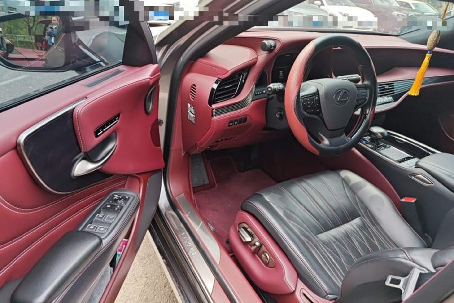 Used Lexus LS 2018 500h Executive Edition China VI Driver Seat