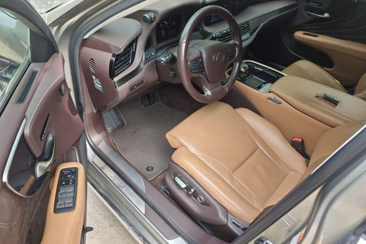 Used Lexus LS 2018 500h Premier Edition China V Standard Driver Seat