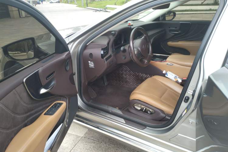 Used Lexus LS 2018 350 Excellence Edition China V Standard Driver Seat