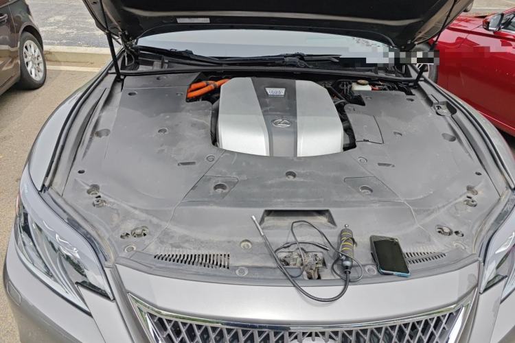 Used Lexus LS 2018 500h Executive Edition China VI Engine Bay