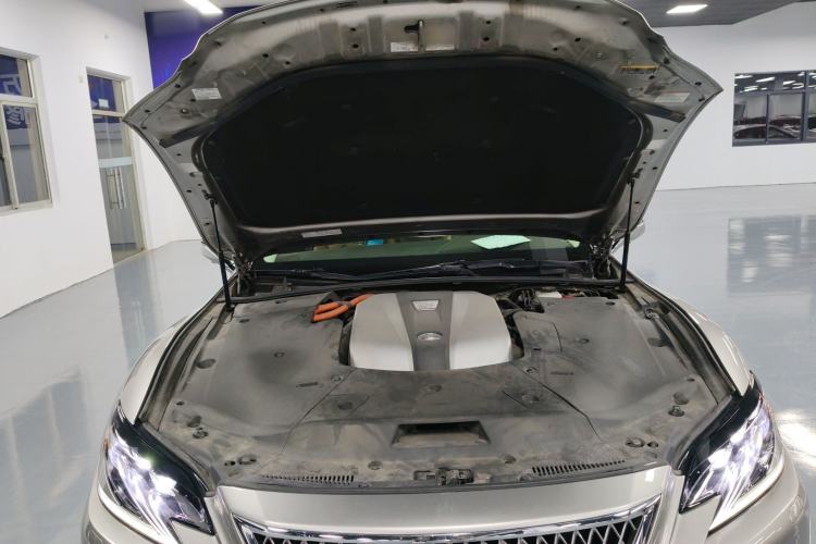 Used Lexus LS 2018 500h Premier Edition China V Standard Engine Bay