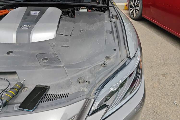 Used Lexus LS 2018 500h Executive Edition China VI Engine Bay Left