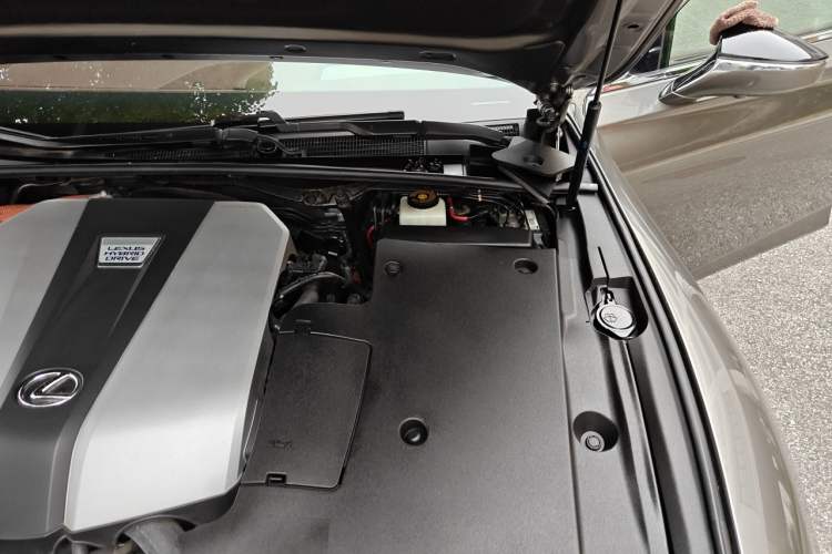 Used Lexus LS 2018 500h Executive Edition China VI Engine Bay Left