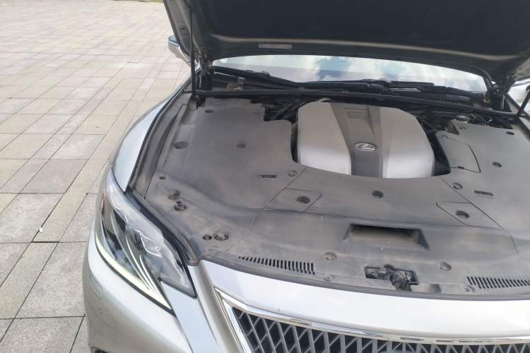 Used Lexus LS 2018 350 Excellence Edition China V Standard Engine Bay Right