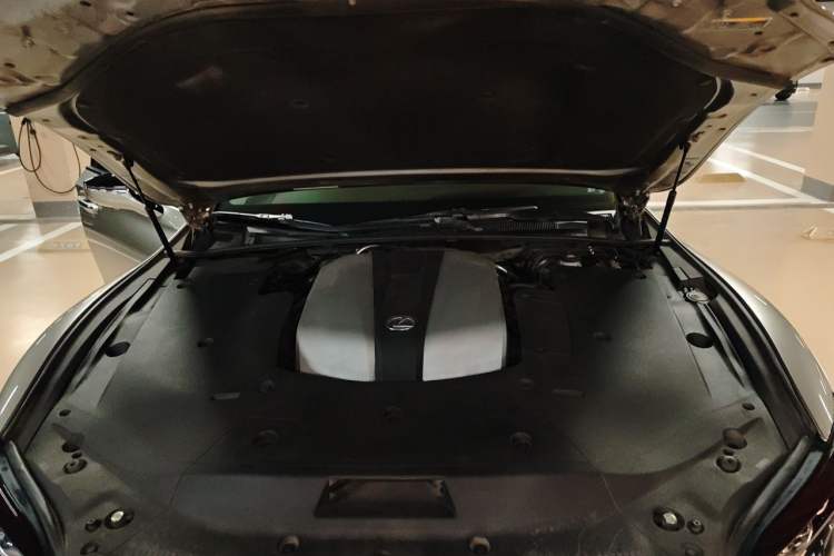 Used Lexus LS 2018 350 Excellence Edition China V Standard Engine Bay