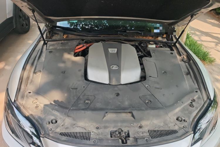 Used Lexus LS 2018 500h Premier Edition China V Standard Engine Bay