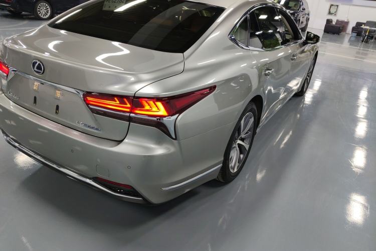 Used Lexus LS 2018 500h Premier Edition China V Standard Exterior 3