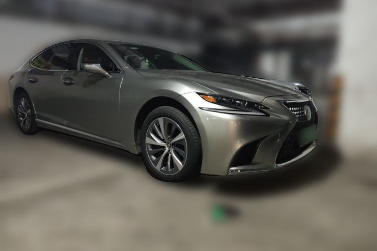 Used Lexus LS 2018 350 Excellence Edition China V Standard Front Right 45 Deg
