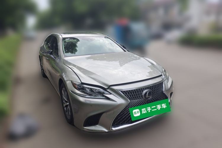 Used Lexus LS 2018 500h Premier Edition China V Standard Front Right 45 Deg