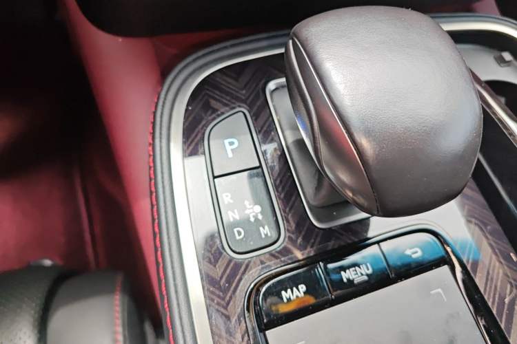 Used Lexus LS 2018 500h Executive Edition China VI Gear Lever