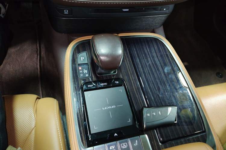 Used Lexus LS 2018 500h Premier Edition China V Standard Gear Lever