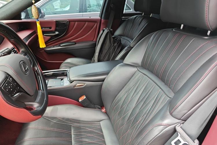 Used Lexus LS 2018 500h Executive Edition China VI Left Front Seat