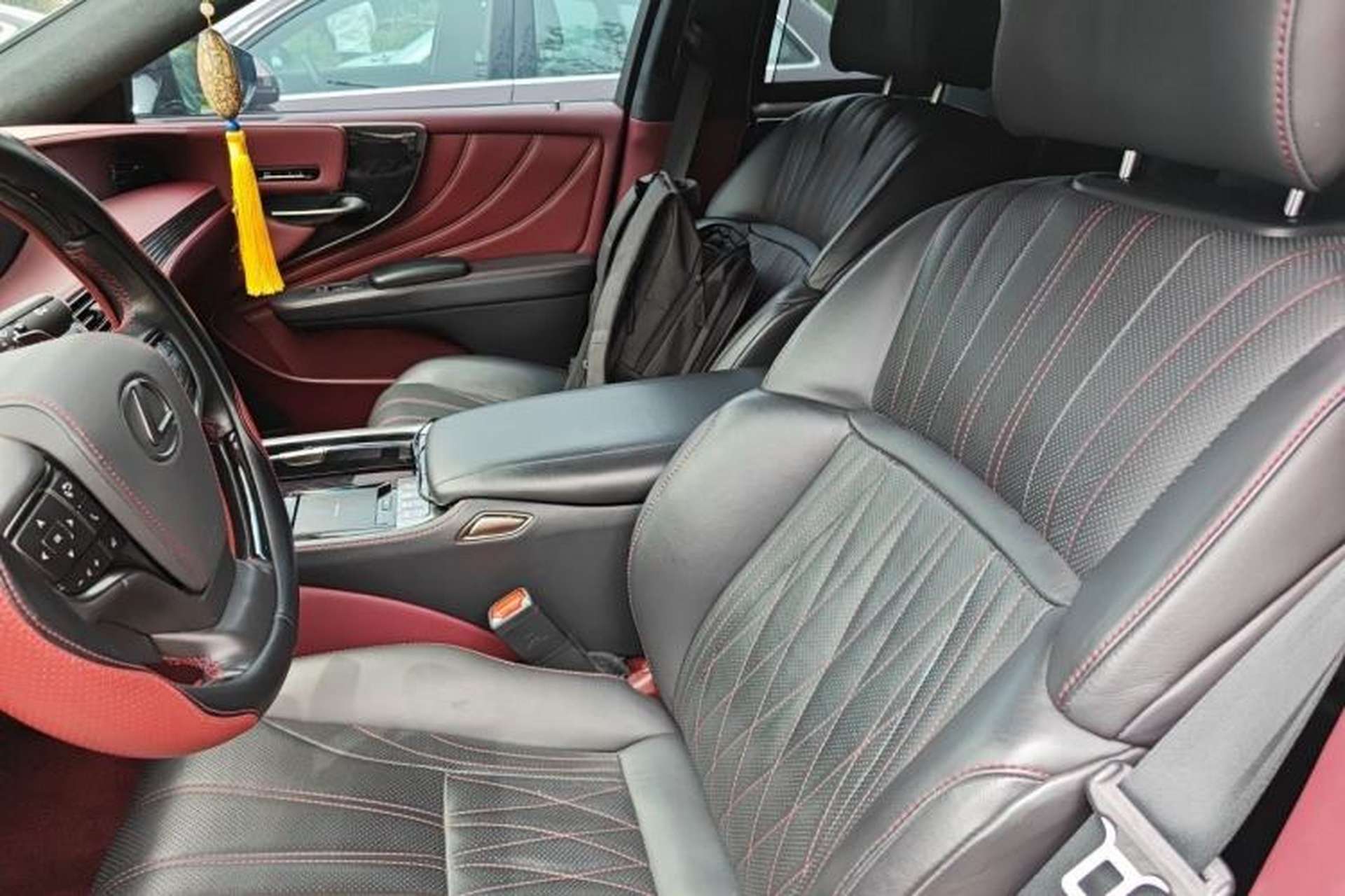 Used Lexus LS 2018 500h Executive Edition China VI Left Front Seat