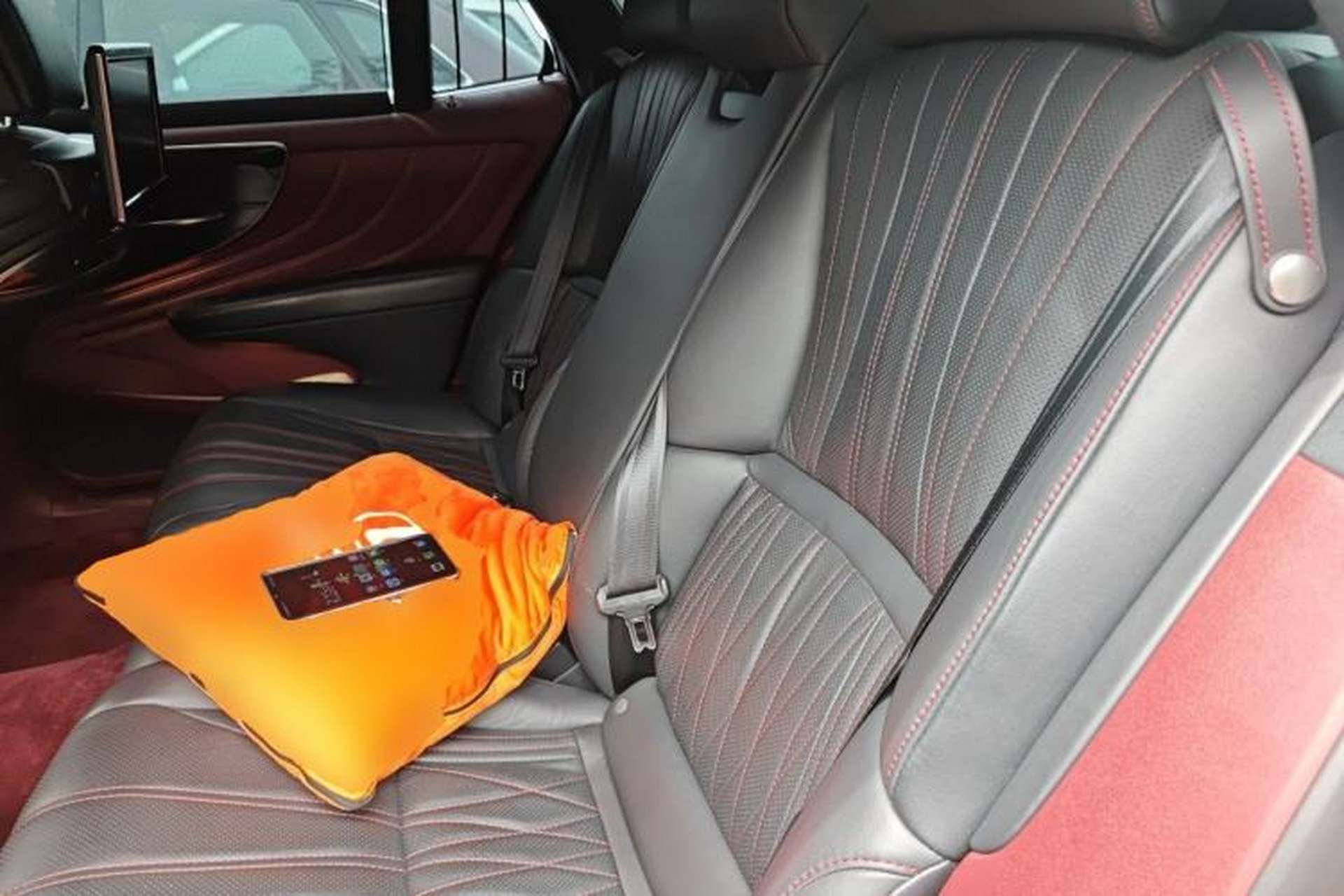 Used Lexus LS 2018 500h Executive Edition China VI Left Rear Seat