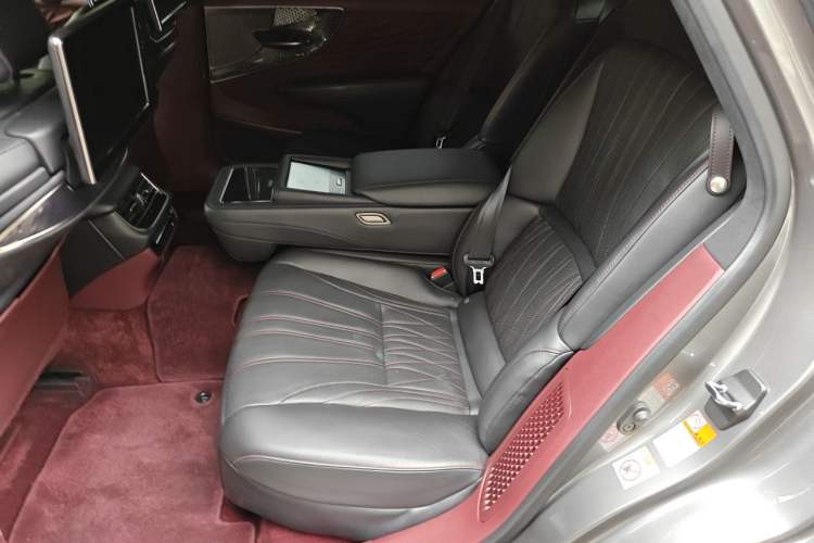 Used Lexus LS 2018 500h Executive Edition China VI Left Rear Seat