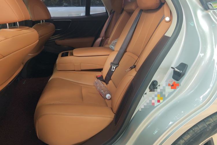 Used Lexus LS 2018 500h Premier Edition China V Standard Left Rear Seat