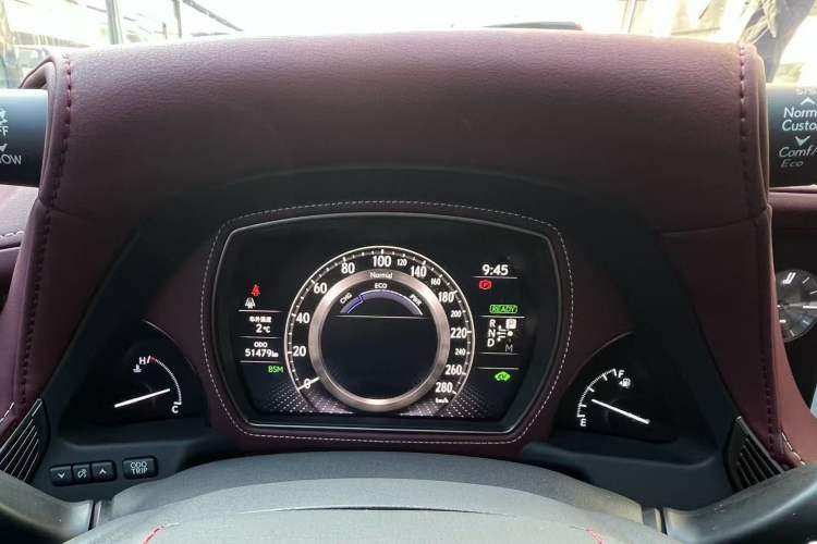 Used Lexus LS 2018 500h Luxury Edition China V Standard Odometer Close Up