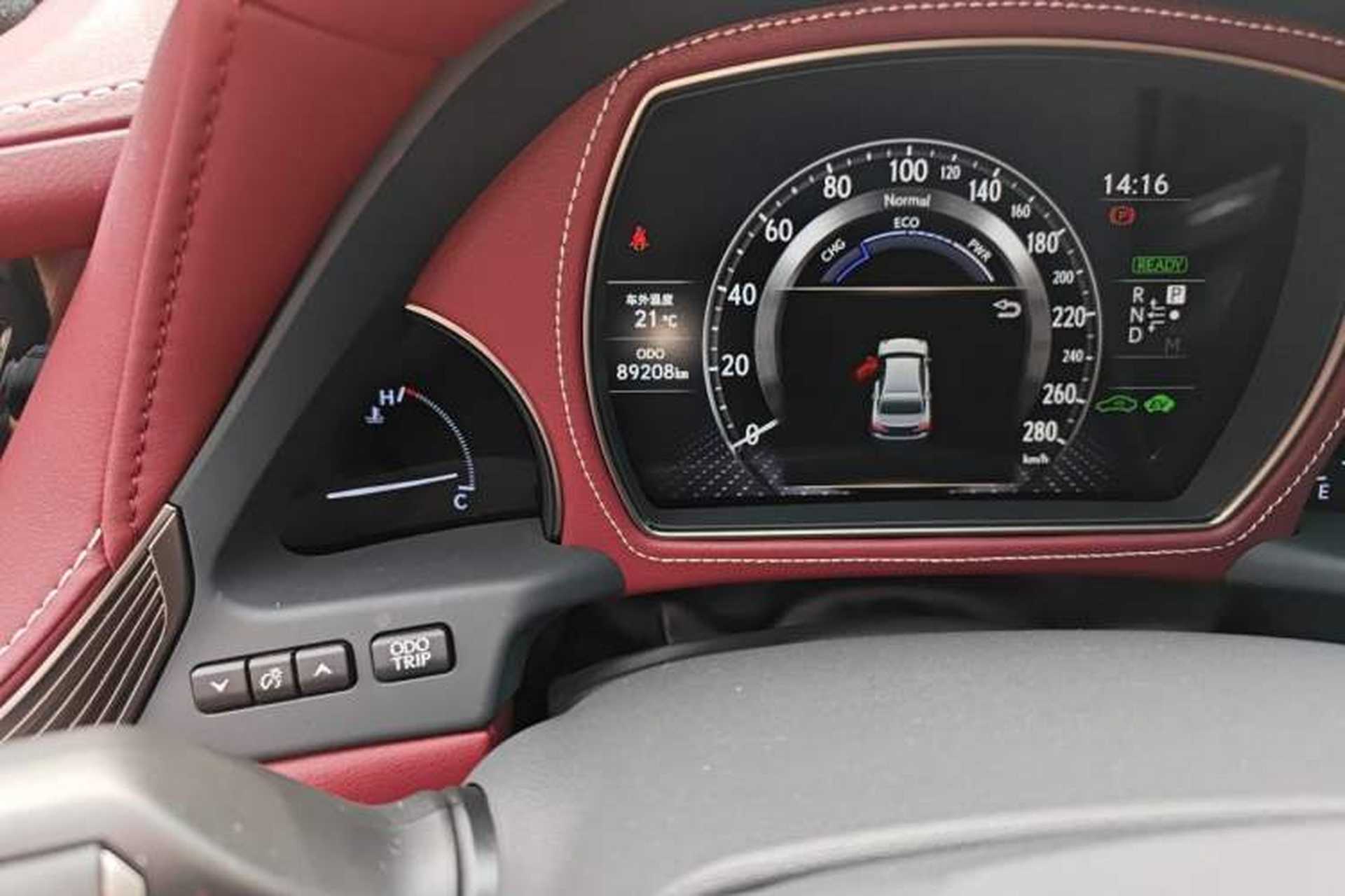 Used Lexus LS 2018 500h Executive Edition China VI Odometer Close Up