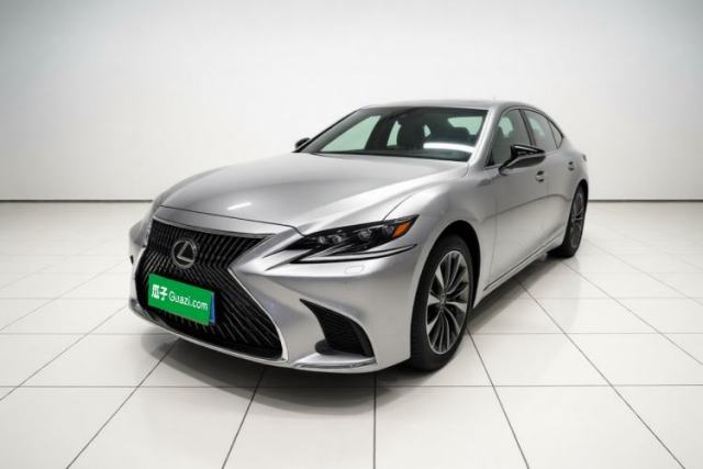 Używany Lexus LS 2018 500h Executive Edition China V Standard