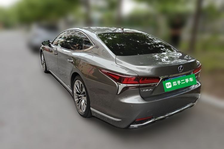 Used Lexus LS 2018 500h Executive Edition China VI Rear Left 45 Deg