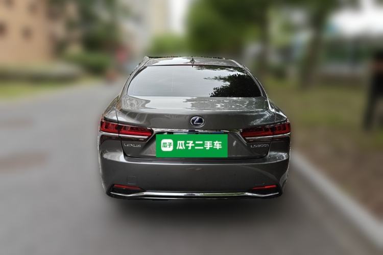 Used Lexus LS 2018 500h Executive Edition China VI Rear