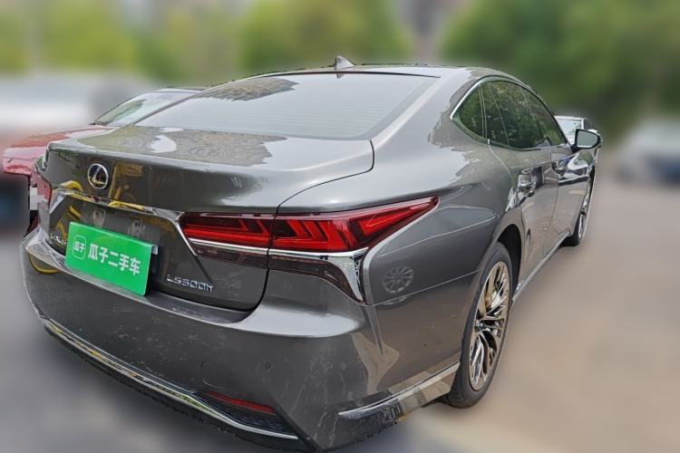 Used Lexus LS 2018 500h Executive Edition China VI Rear Right 45 Deg
