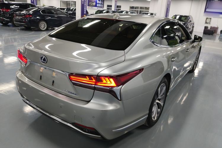Used Lexus LS 2018 500h Premier Edition China V Standard Rear Right 45 Deg