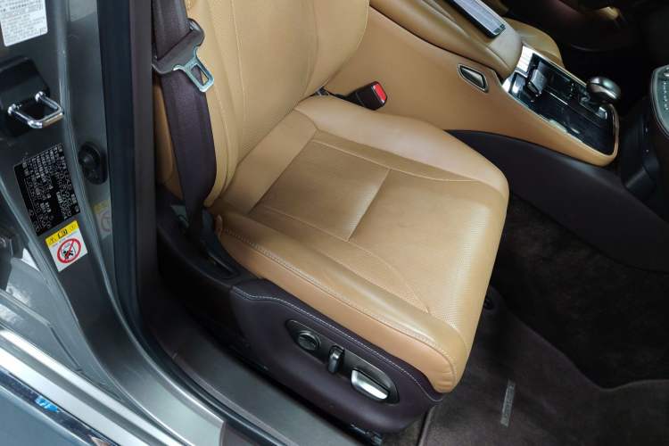 Used Lexus LS 2018 500h Premier Edition China V Standard Right Front Seat