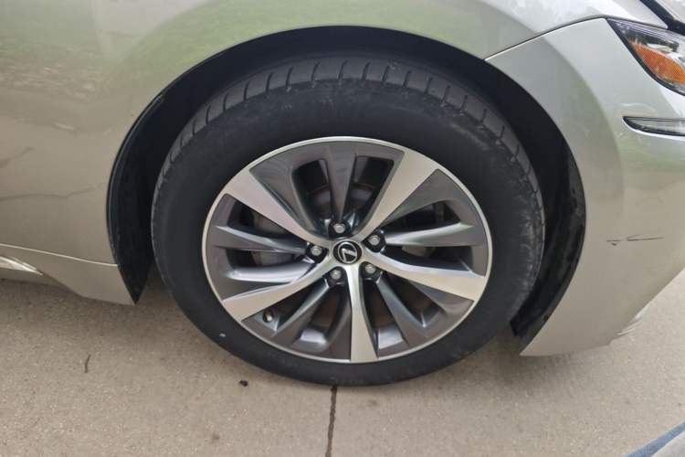 Used Lexus LS 2018 500h Premier Edition China V Standard Right Front Wheel Hub