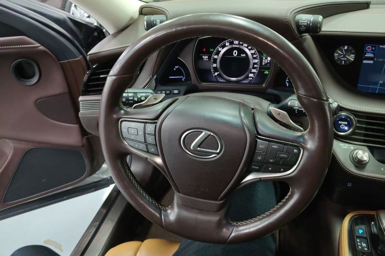 Used Lexus LS 2018 500h Premier Edition China V Standard Steering Wheel