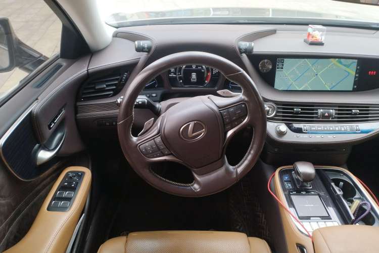 Used Lexus LS 2018 350 Excellence Edition China V Standard Steering Wheel