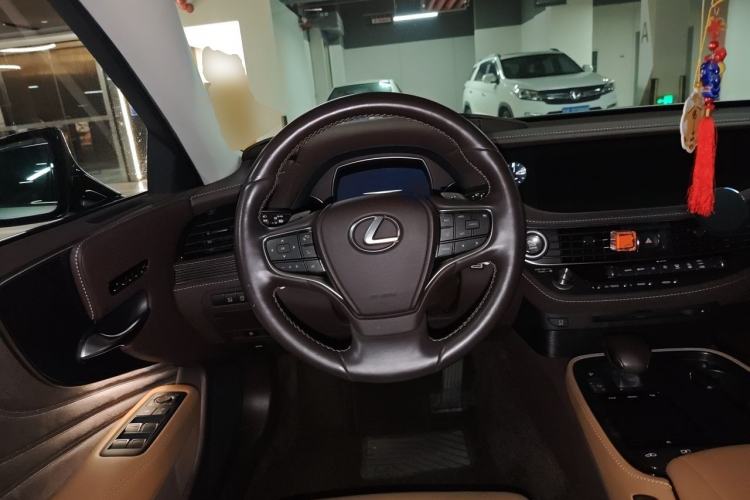 Used Lexus LS 2018 350 Excellence Edition China V Standard Steering Wheel