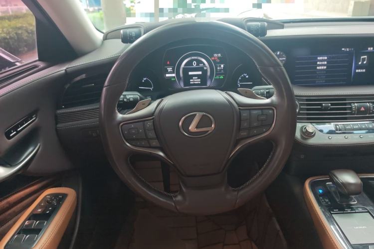 Used Lexus LS 2018 500h Premier Edition China V Standard Steering Wheel