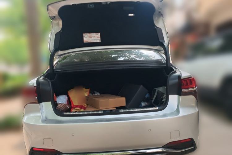 Used Lexus LS 2018 500h Premier Edition China V Standard Trunk