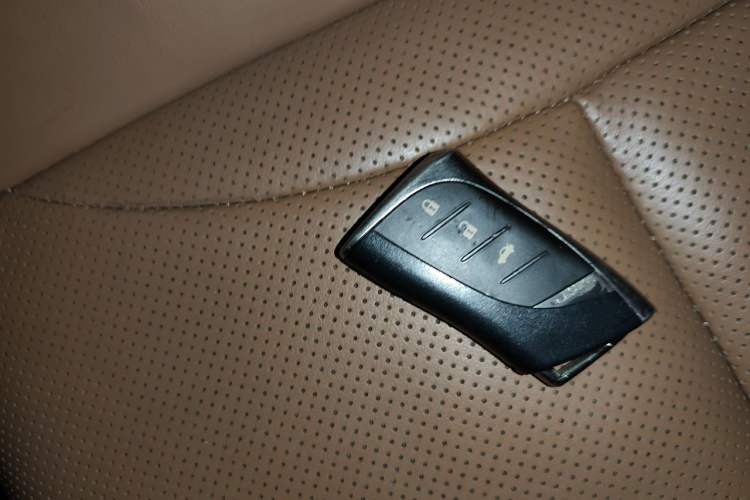 Used Lexus LS 2018 350 Excellence Edition China V Standard Vehicle Key