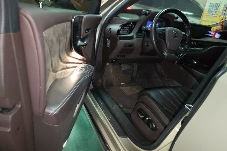 Used Lexus LS 2018 500h Luxury Edition China V Standard Driver Seat