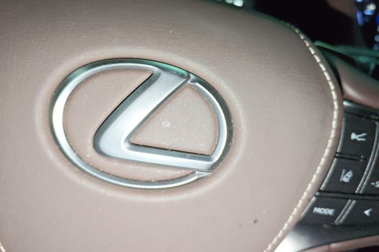 Used Lexus LS 2018 500h Luxury Edition China V Standard Vehicle Key