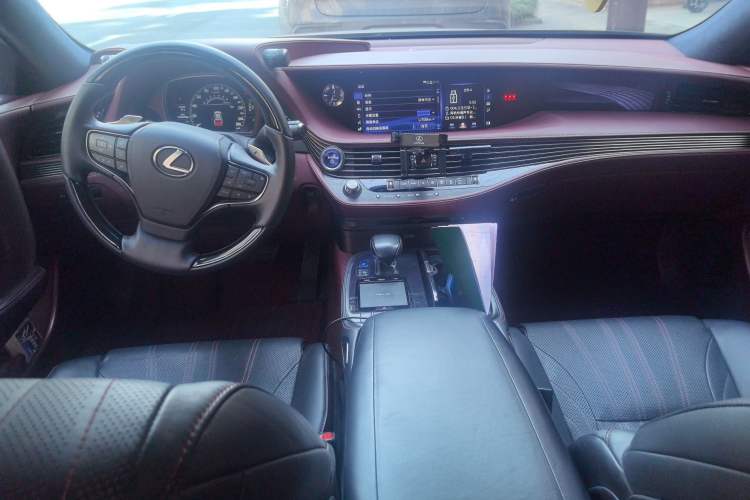Used Lexus LS 2020 500h Luxury Edition China V Standard Center Console