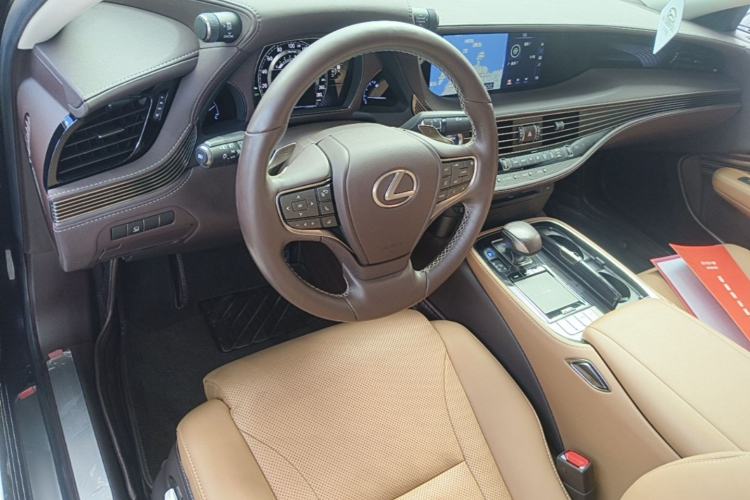 Used Lexus LS 2020 500h Excellence Edition China VI standard Center Console